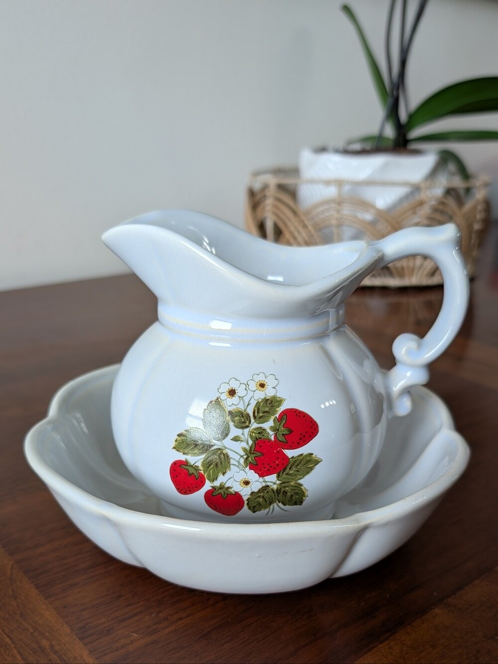 Vintage McCoy Strawberry Pitcher & Basin 🧺 Cottage Core